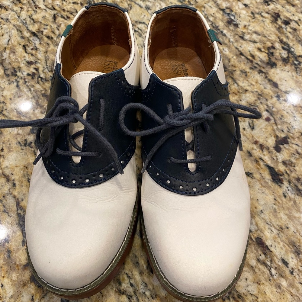 School Issue women’s Oxford shoes